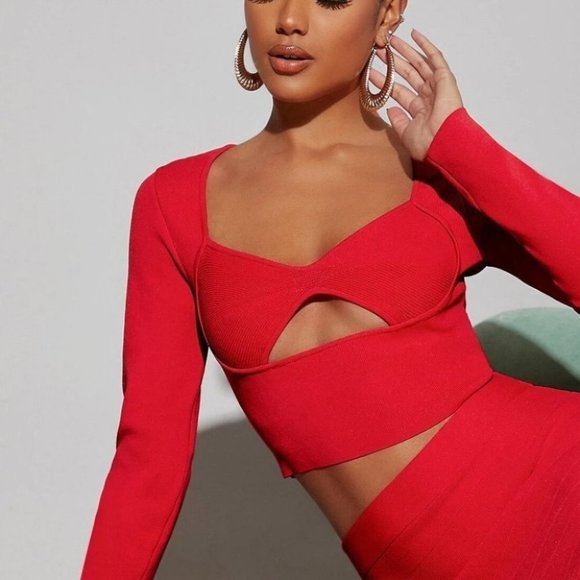 cutout front crop sweater trending fall winter red - Picture 5 of 5